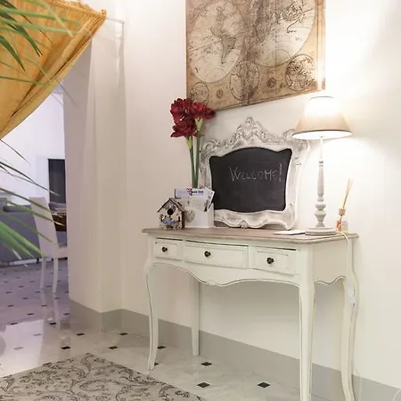 The Secret Garden Como